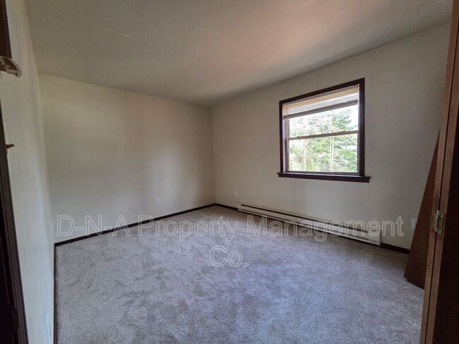 Building Photo - 2859 Fairhaven Dr