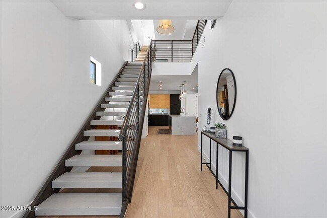 Building Photo - 220 W Monterosa St