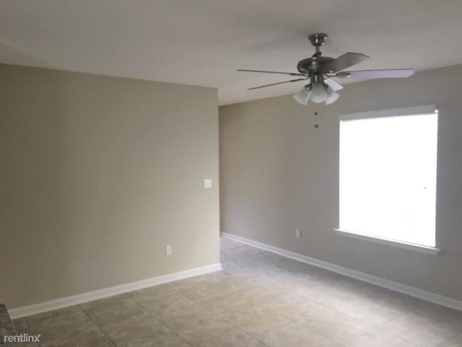 Building Photo - 10233 Sterling Ridge Dr