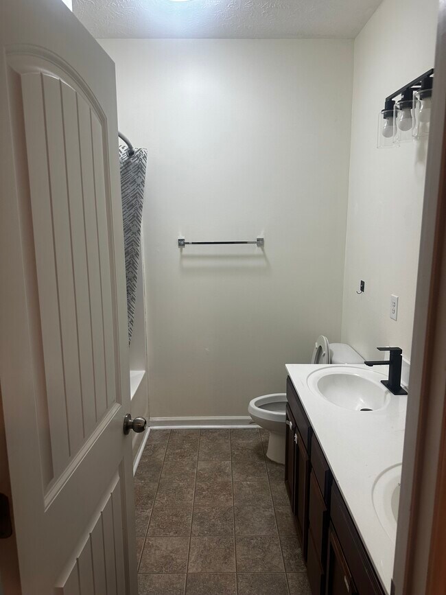 Building Photo - 110 Mingo Dr