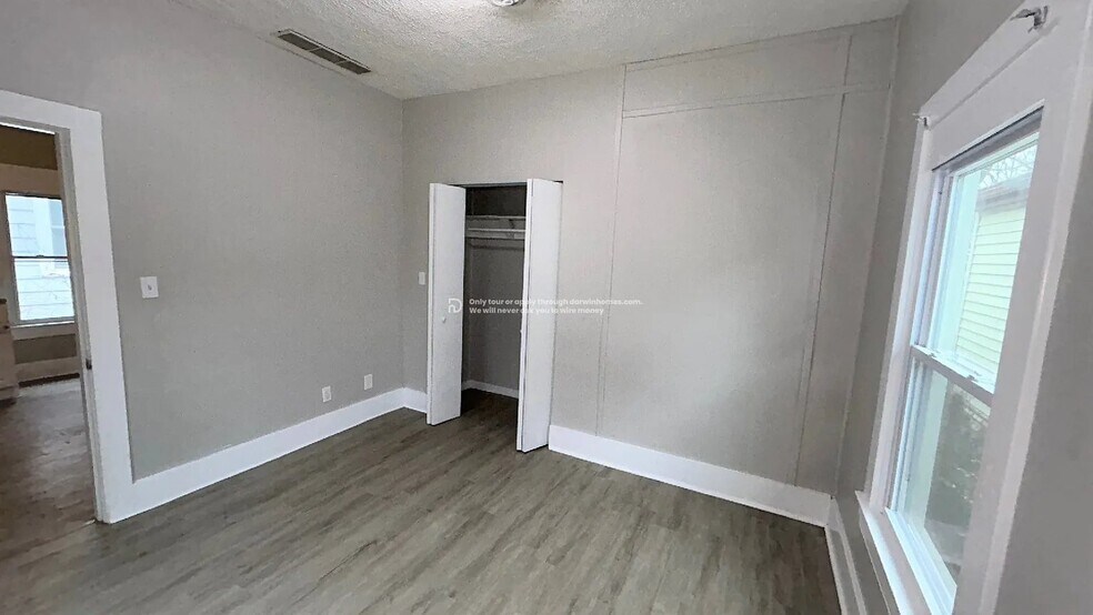 Building Photo - 624 Dresden Ave