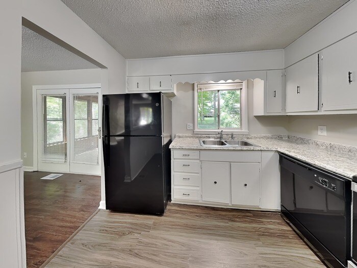 Building Photo - 1540 Walnut Ridge Ct