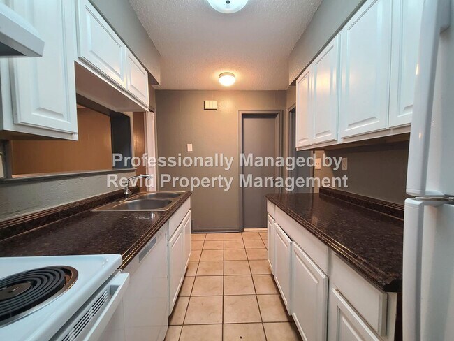 Building Photo - 2969 Stage Park Pl