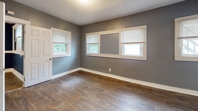 Building Photo - 3889 W.33rd
