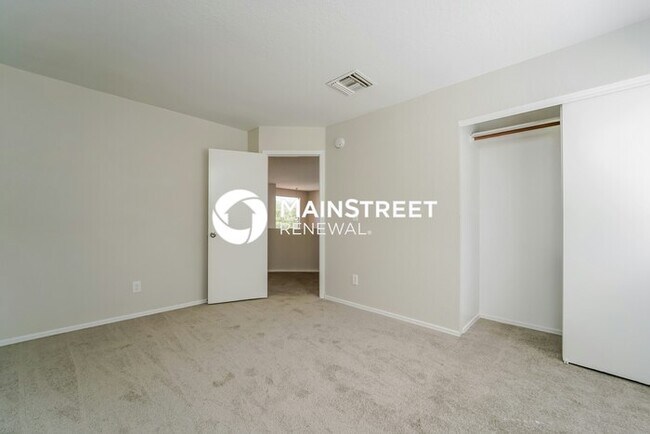 Building Photo - 3 Bedroom Pet-Friendly Home in Tucson, AZ with Main Street Renewal