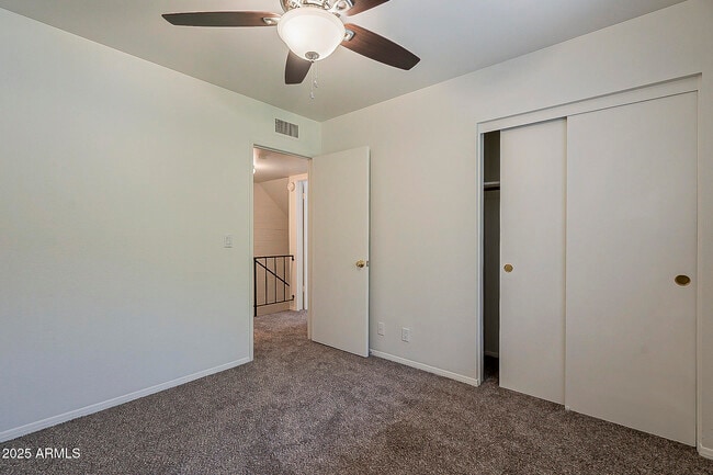 Building Photo - 1023 N 84th Pl