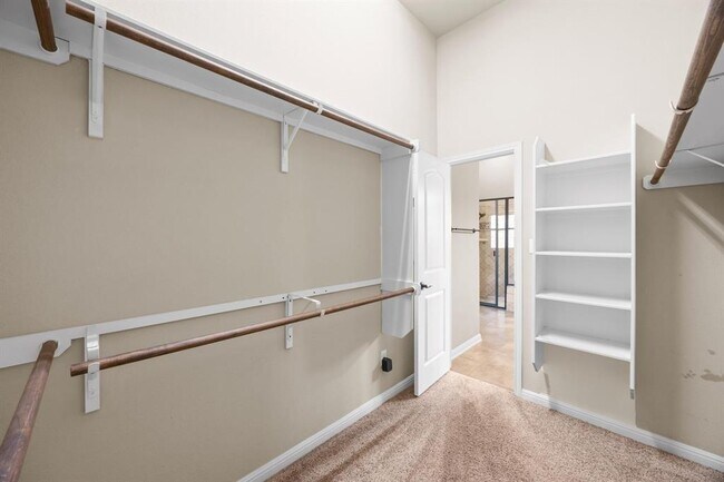 Building Photo - 14308 Senia Bend
