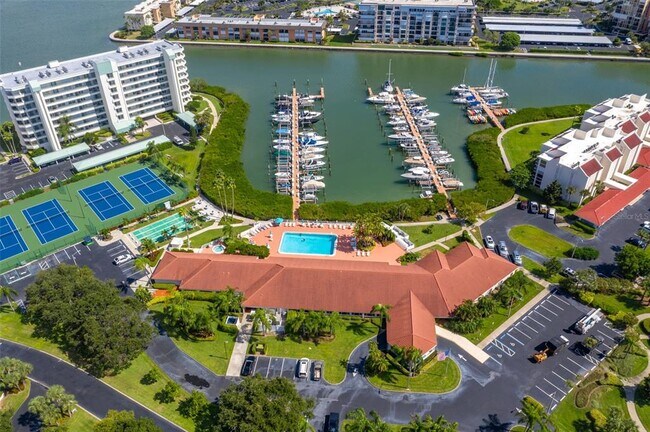 Building Photo - 7912 Sailboat Key Blvd S