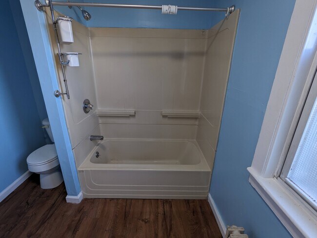 Building Photo - 386 Platt Ave