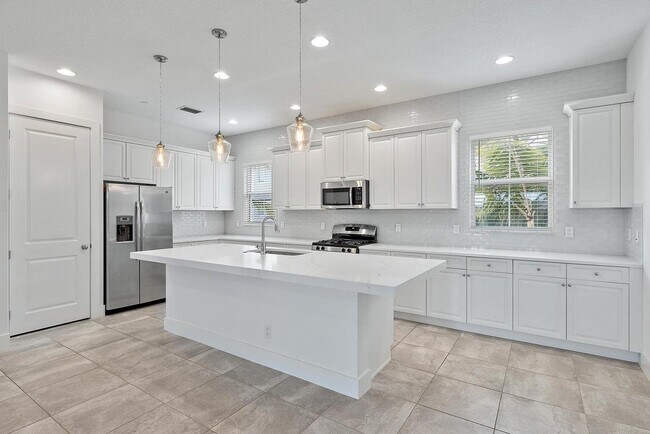 Primary Photo - 12959 Alton Rd