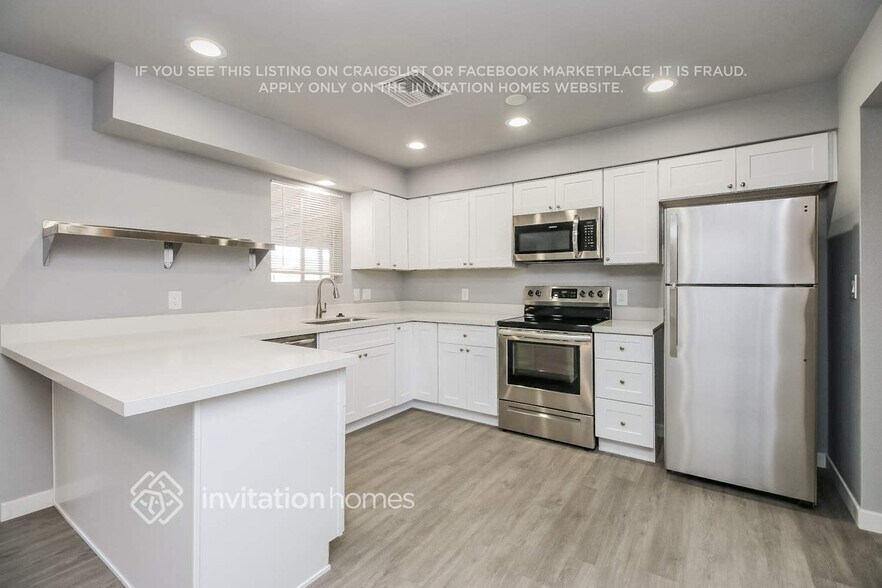 Building Photo - 1184 N California St