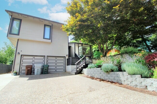 Building Photo - 12047 SE 115th Ave