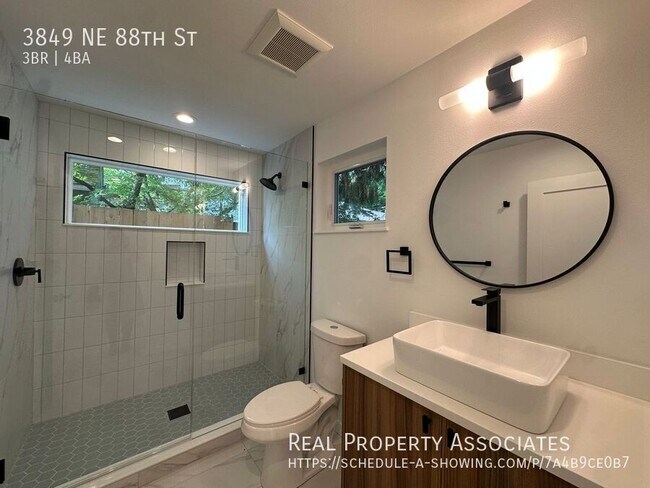 Building Photo - 3849 NE 88th St