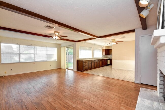 Building Photo - 9510 Huntington Way Dr