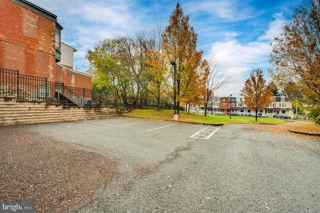 Building Photo - 1020 Penn St