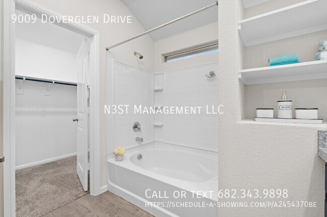 Building Photo - 9009 Doverglen Dr