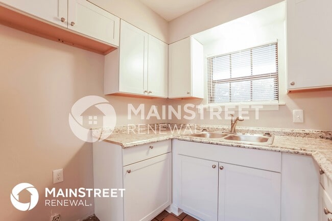 Building Photo - 5325 Longwood Cove