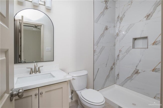 Building Photo - 22 Galveston Ave