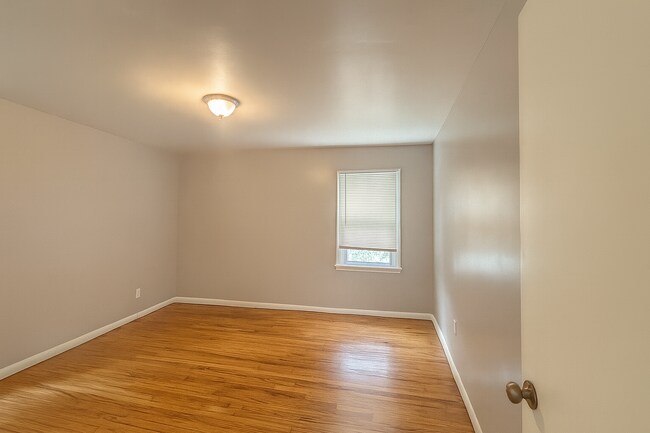 Building Photo - 18477 Ardmore St