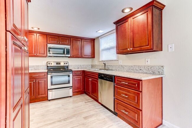 Building Photo - Completely remodeled with Washer/Dryer in ...