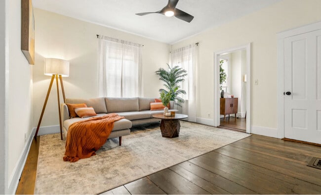 Building Photo - 48 School St