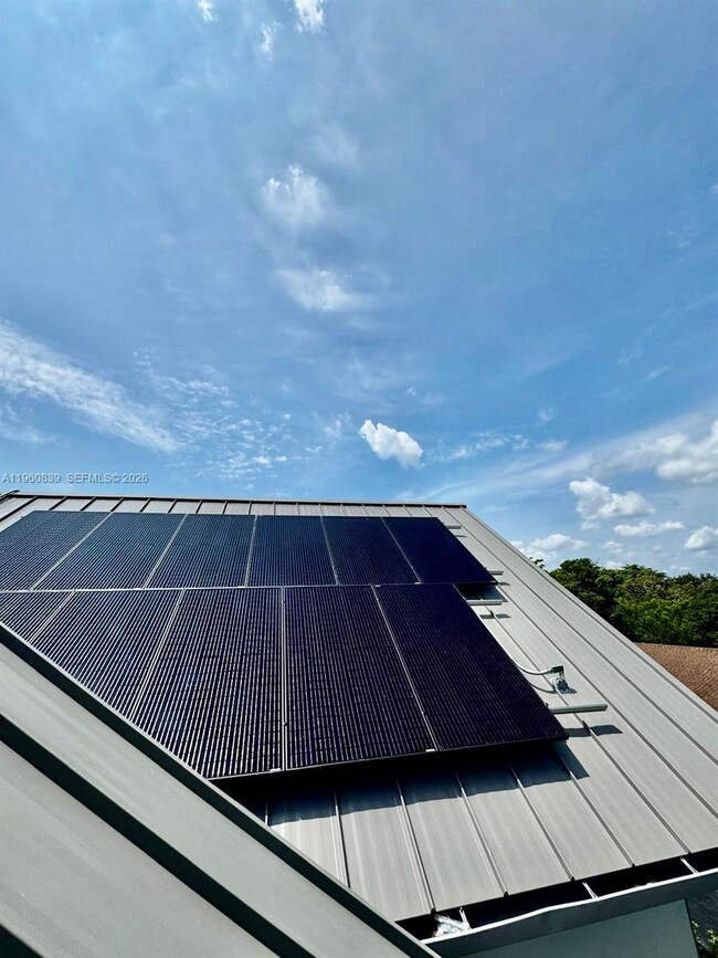 Building Photo - 3204 Plaza St