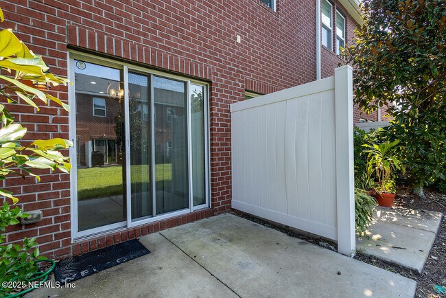 Building Photo - 9439 High Meadow Ln