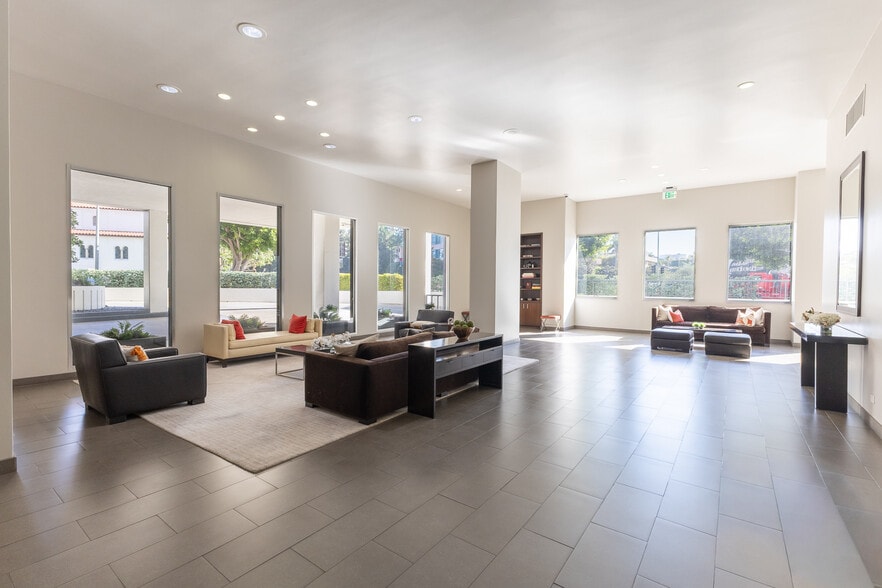 Building Photo - 10501 Wilshire Blvd