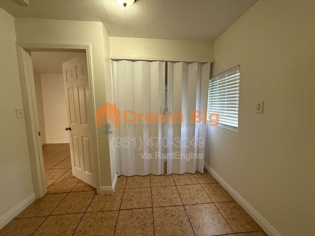 Building Photo - 14653 Washington Dr