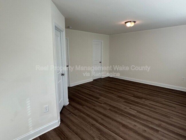 Building Photo - 156 Polaris Ave