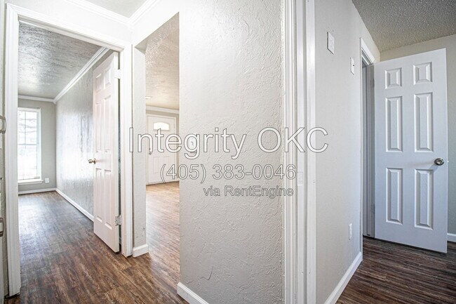 Building Photo - 4101 SE 45th St