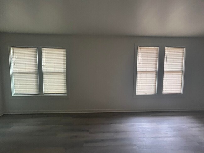 Building Photo - 507 Marianna St