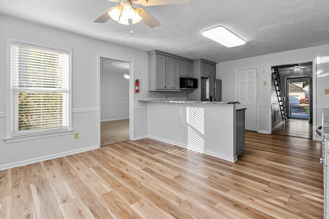 Building Photo - Charming 4-Bedroom Home for Rent in Chesapeake