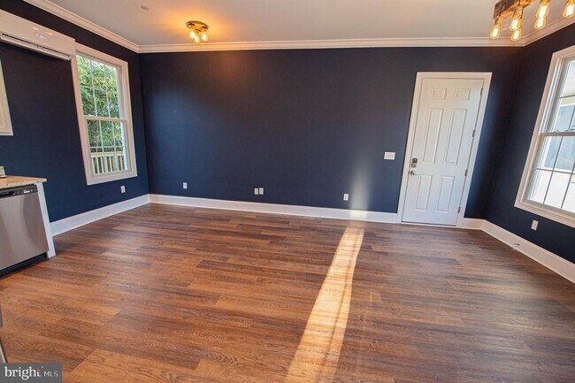 Building Photo - 106 Colonial Ct