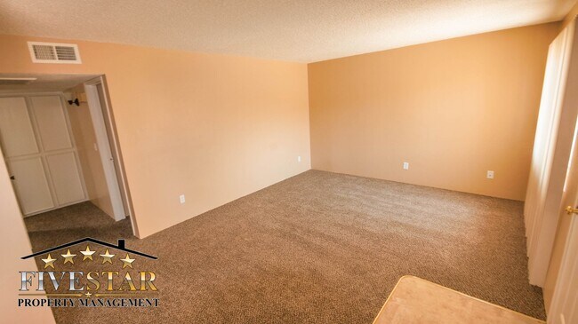 Building Photo - Apartment for Rent on 3017 "Q" Street Apt B