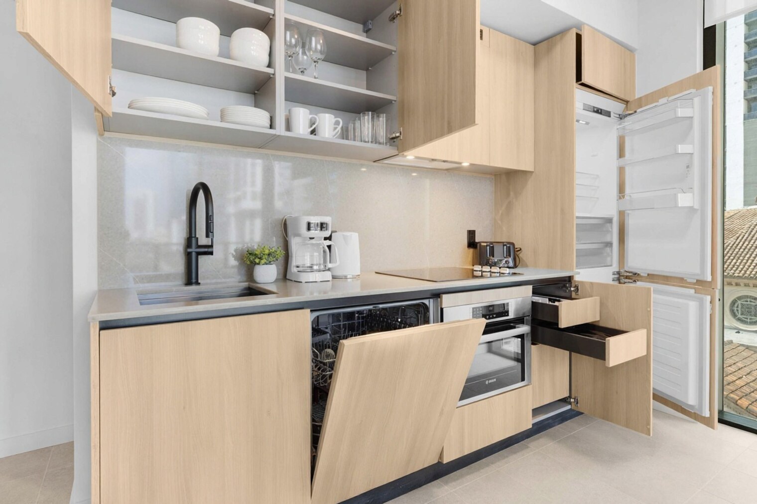 Building Photo - 501 NE 1st Ave