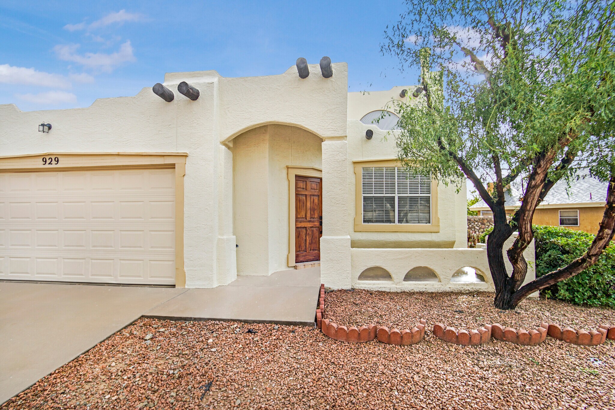 Building Photo - 929 Totonaca Ln
