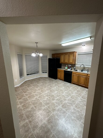 Building Photo - 1324 Sierra Blanca Dr