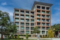 Building Photo - 2011 Cedar Springs Rd