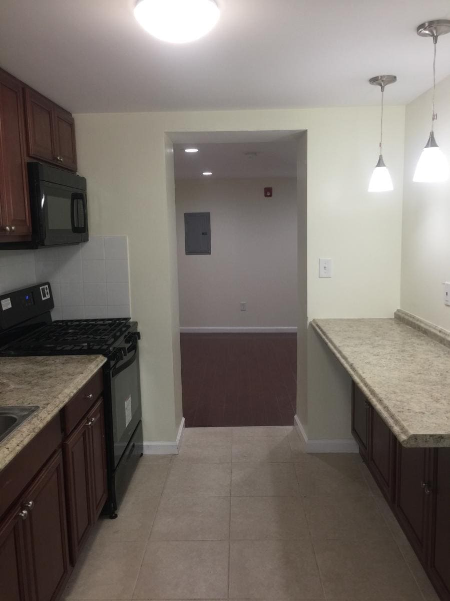 Building Photo - 1129 Carpenter St