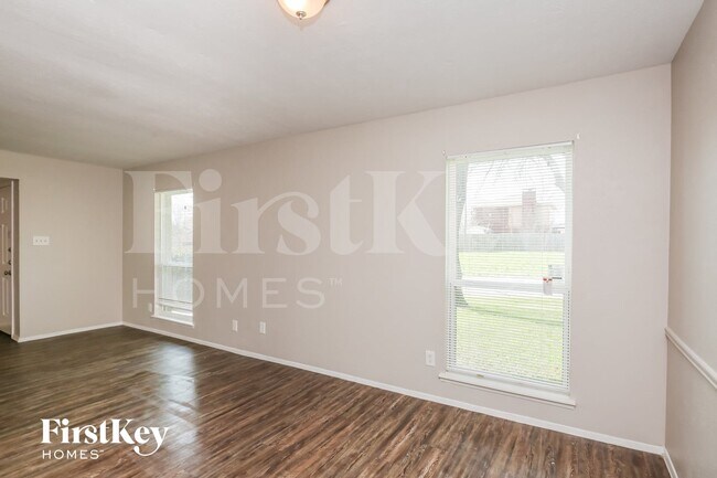 Building Photo - 1316 Royal Oak Dr
