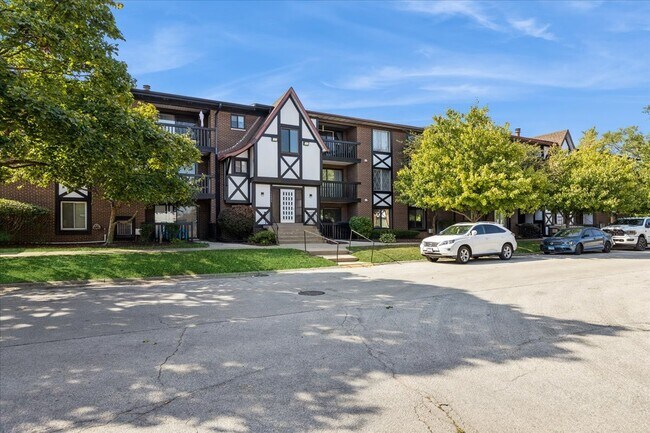 Primary Photo - 13620 Lamon Ave