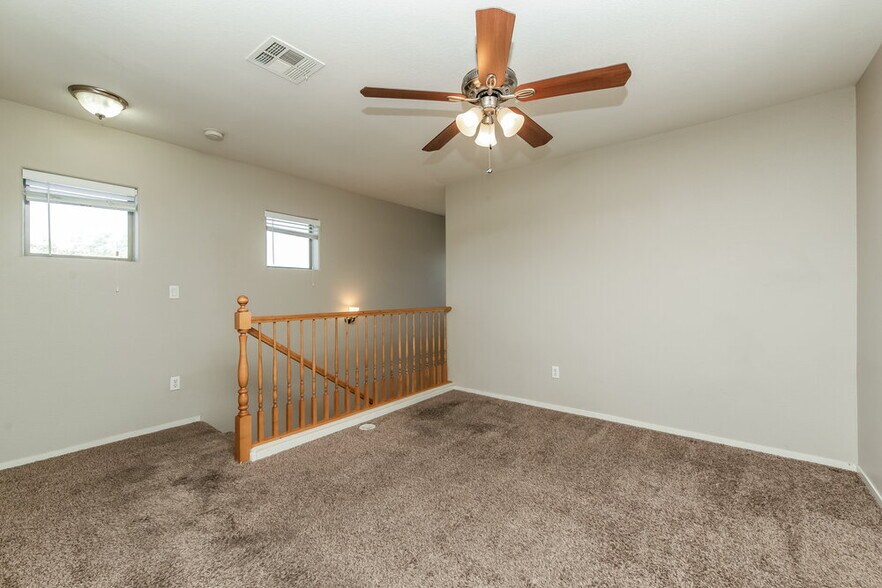 Building Photo - 10016 Bonterra Ave
