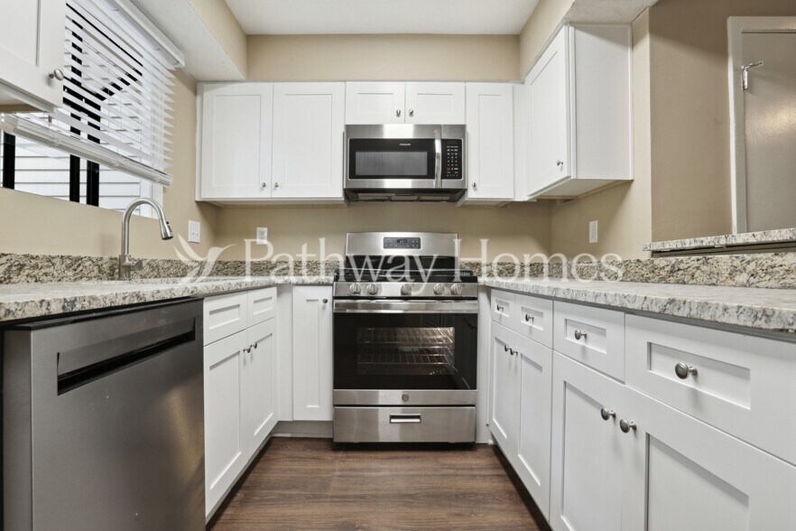 Building Photo - 478 Prince of Wales