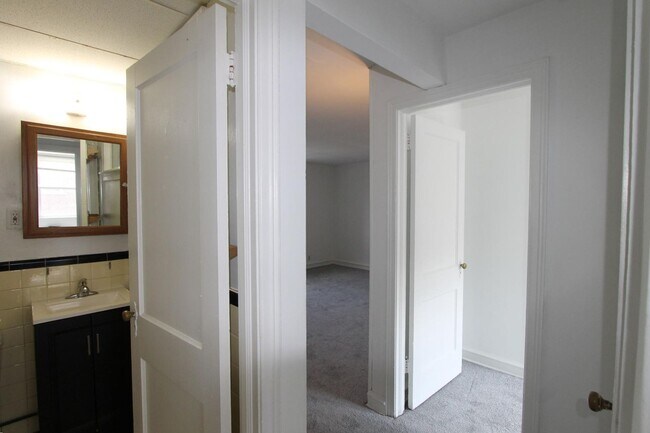 Building Photo - 510 S Pleasant Pl