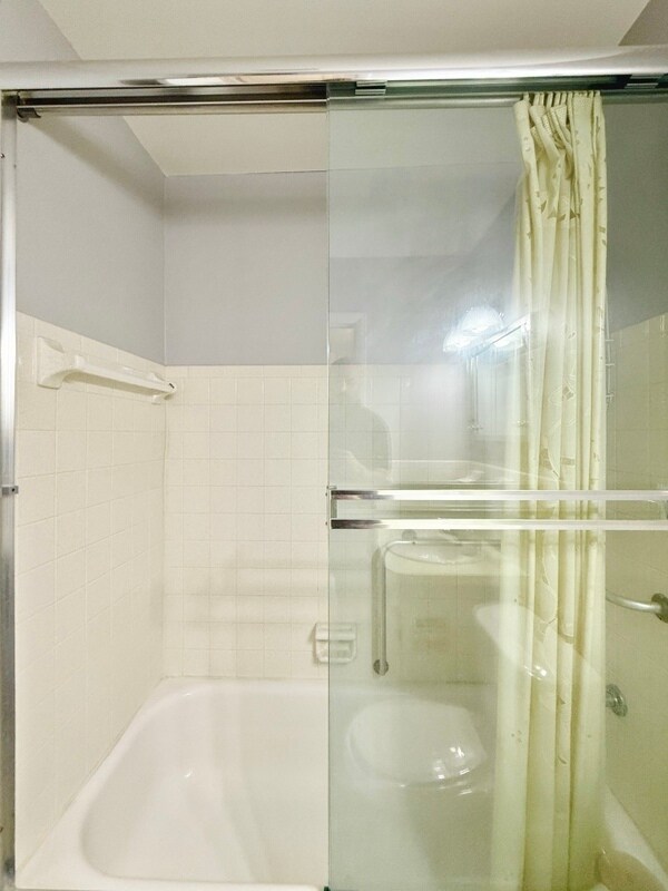 Building Photo - 2455 Finlandia Ln