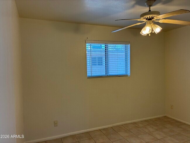 Building Photo - 1349 E Sahuaro Dr
