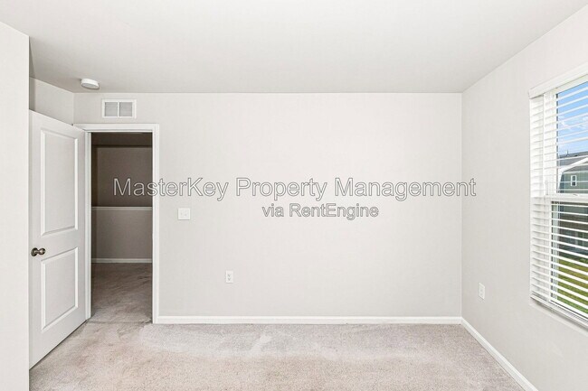 Building Photo - 3001 Brellon Ln