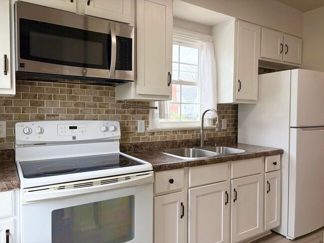 Building Photo - Modern Thought and Design!