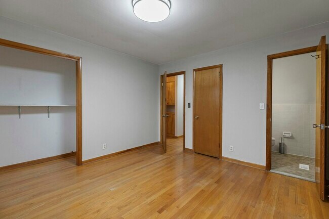 Building Photo - 3511 Purdy Dr NW